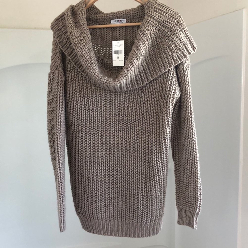 NWT Fashion Nova sweater size M